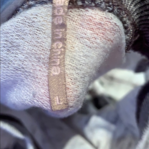 Light Cold Shoulder Top - Picture 4 of 4